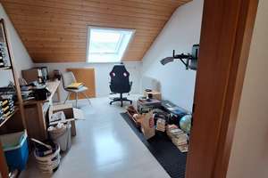 Gemütliche Dachgeschosswohnung 4 Zimmer mit Einbauküche in ruhiger Wohngegend – Die vollständige Adresse der Immobilie erhältst du vom Anbieter., 71720 Oberstenfeld – Vorschaubild 13