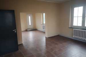Geräumiges, günstiges und saniertes 15-Raum-Geschäfts-/Wohnhaus in Grünbach – Muldenberger Straße 4A, 8223 Vogtlandkreis – Vorschaubild 2