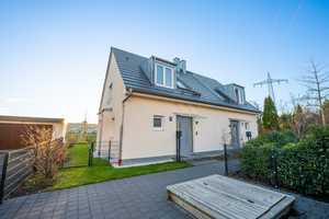 Ein echtes Juwel im Herzen von Karlsfeld! Traumhafte und moderne Doppelhaushälfte mit Garten – Dachau (Kreis) – Vorschaubild 30