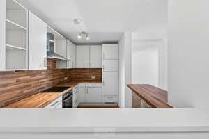 Exklusive 2,5-Zimmer-Altstadtwohnung mit Balkon in hochwertig saniertem Denkmalobjekt – Die vollständige Adresse der Immobilie erhältst du vom Anbieter., 93047 Innenstadt, Regensburg – Vorschaubild 7