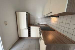 Wintergarten -  geräumige Zimmer - im 3.OG - Frei ab 1.5.26 – Altendorfer Straße 10, 9113 Schloßchemnitz, Chemnitz – Vorschaubild 1