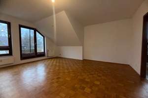 Lichterfelde: 2-Zimmer-Dachgeschoss-Wohung mit Balkon und ca. 45 m² per SOFORT LEER zu VERKAUFEN – Die vollständige Adresse der Immobilie erhältst du vom Anbieter., 12205 Lichterfelde, Berlin – Vorschaubild 2