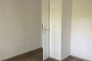 Sehr schöne 3 Zimmer Wohnung mit Balkon in Gelsenkirchen zu vermieten – Grimmstraße 26, 45883 Heßler, Gelsenkirchen – Vorschaubild 6