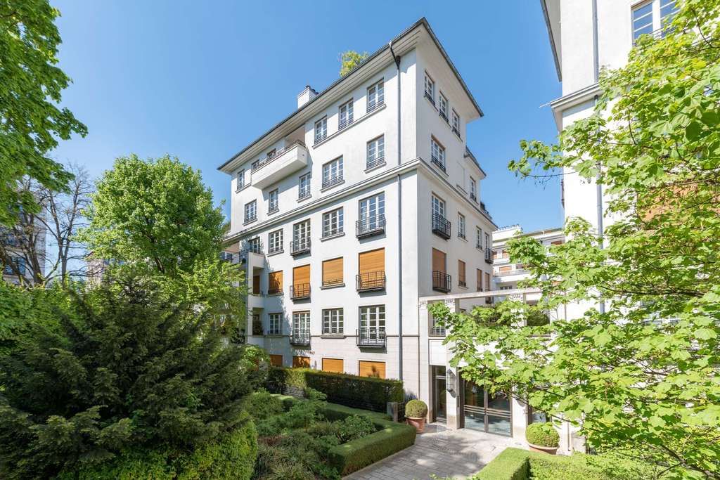 Lenbach-Gärten: Exquisites Stadtdomizil über 312 m² mit separater 2-Zimmer-Gästewohnung
