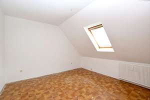 Südstadt: Gepflegtes, großes Haus mit 3 Wohnungen, Garten + Garage ... – Die vollständige Adresse der Immobilie erhältst du vom Anbieter., 38126 Südstadt-Rautheim-Mascherode, Braunschweig – Vorschaubild 15