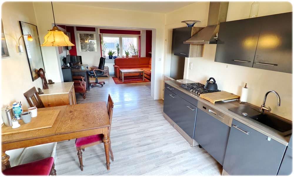 Immobilie in Lehrte - Lehrte-Röddensen: Perfekt für Familien – 2 Wohnungen auf 3 Etagen laden zum gemeinsamen Leben ein! - Bild 0