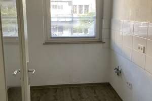 Großzügige 4-Zimmer-Wohnung mit Balkon im EG! – Naheweg 66, 33689 Sennestadt, Bielefeld – Vorschaubild 3