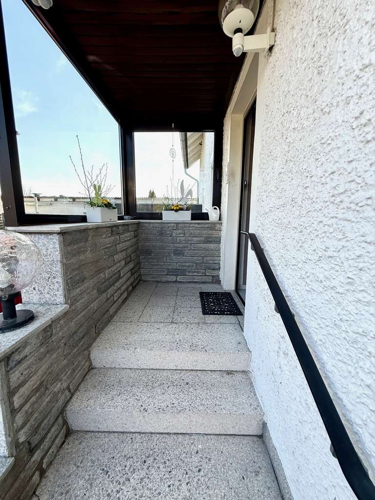 Immobilie in Osloß - Großzügiges, gepflegtes Ein-bzw. Zweifamilienhaus für die Großfamilie oder  Mehrgenerationenhaushalt - Bild 2