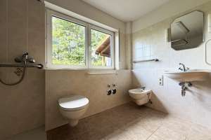 Großzügiges Zuhause. 8 Zimmer. 223 m².
Garten, Garage und 2 Stellplätze. Viel
Platz für Ihre Ideen – Die vollständige Adresse der Immobilie erhältst du vom Anbieter., 78244 Gottmadingen – Vorschaubild 9