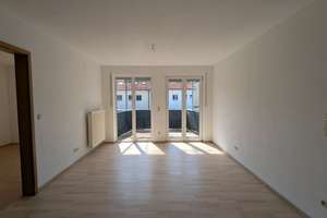 Schöne, gepflegte, freie 2-Zimmer-Wohnung mit Südbalkon in ruhiger, sehr guter Wohnlage in Dorfen! – Die vollständige Adresse der Immobilie erhältst du vom Anbieter., 84405 Dorfen – Vorschaubild 4