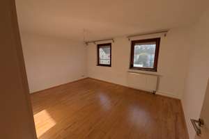 Reihenmittelhaus mit schönem Garten und Garage inklusive – Georg-Friedrich-Händel-Str. 27, 72766 Reutlingen-Mitte, Reutlingen – Vorschaubild 10