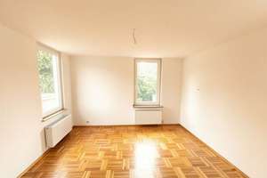 Frisch renovierte 2,5-Zimmeraltbauwohnung mit geräumigen Balkon & EBK zu vermieten! – Blumenstraße 21, 42655 Solingen-Mitte, Solingen – Vorschaubild 2