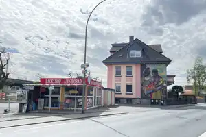 Einzigartiges Wohn-Geschäftshaus auf Gewerbegrundstück – Vielseitige Nutzung möglich! – Frankfurt am Main – Vorschaubild 1