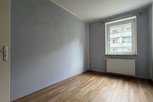 Bielefeld-Mitte: 3 Zimmer Wohnung mit Küche, Bad und Balkon in Sieker | ca. 78 m² | Erdgeschoss – Die vollständige Adresse der Immobilie erhältst du vom Anbieter., 33607 Mitte, Bielefeld – Vorschaubild 10
