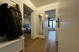 Bezugsfrei nach Modernisierung: 2-Zimmer-Wohnung mit Balkon & Domblick im Uni-Center Köln! – Luxemburger Str. 124-136, 50939 Sülz, Köln – Vorschaubild 1