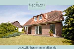 Schönes, klassisches Einfamilienhaus mit Klinkerfassade, Keller + Garage.