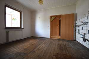 Solides Familienhaus mit großem Garten und Sanierungsbedarf – Feuerbachstraße 17, 6847 Kochstedt, Dessau-Roßlau – Vorschaubild 12