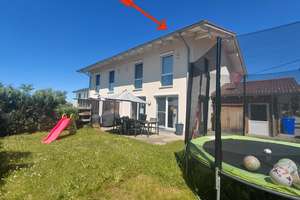 CHARMANTE Doppelhaushälfte mit WOHLFÜHLcharakter! Ideal für Familien oder Paare! Pelletheizung! – St.-Antonius-Straße 12 a, 86860 Jengen – Vorschaubild 2