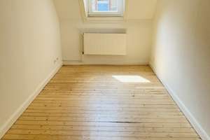 Erstbezug nach Renovierung: DG-Wohnung mit ruhigem Innenhof mit 2 SCHLAFZIMMERN FÜR "MAX. 3 PERS." – Luisenstraße 17, 65185 Mitte, Wiesbaden – Vorschaubild 14
