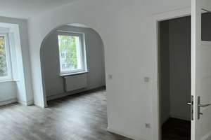 Großzügig geschnittene 4,5-Zimmerwohnung! – Sallstraße 48, 30171 Südstadt, Hannover – Vorschaubild 3