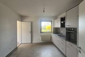 Geräumige 4,5-Zimmer Doppelhaushälfte in Stuttgart-Mühlhausen mit großzügigem Wohlfühlgarten – Die vollständige Adresse der Immobilie erhältst du vom Anbieter., 70378 Mühlhausen (Ortsteil), Stuttgart – Vorschaubild 5