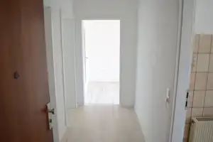 Top 2 Zimmerwohnung mit Balkon – Köln – Vorschaubild 3