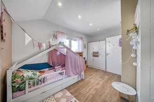 „Einziehen & wohlfühlen – Familienhaus mit Kamin, Garten & modernisiertem Außenauftritt“ – Die vollständige Adresse der Immobilie erhältst du vom Anbieter., 97688 Bad Kissingen – Vorschaubild 14