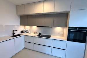 Penthouse-Feeling auf höchstem Niveau: 50 m² Süd-Dachterrasse mit Blick ins Grüne – Frahmredder 58, 22393 Sasel, Hamburg – Vorschaubild 4