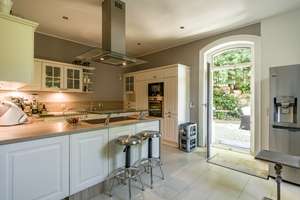 WOW *Paul & Partner* IM AUKAMM ! TRAUMWOHNUNG IN PRACHTVOLLER ALTBAUVILLA MIT GARTEN ! – Die vollständige Adresse der Immobilie erhältst du vom Anbieter., 65189 Nordost, Wiesbaden – Vorschaubild 13