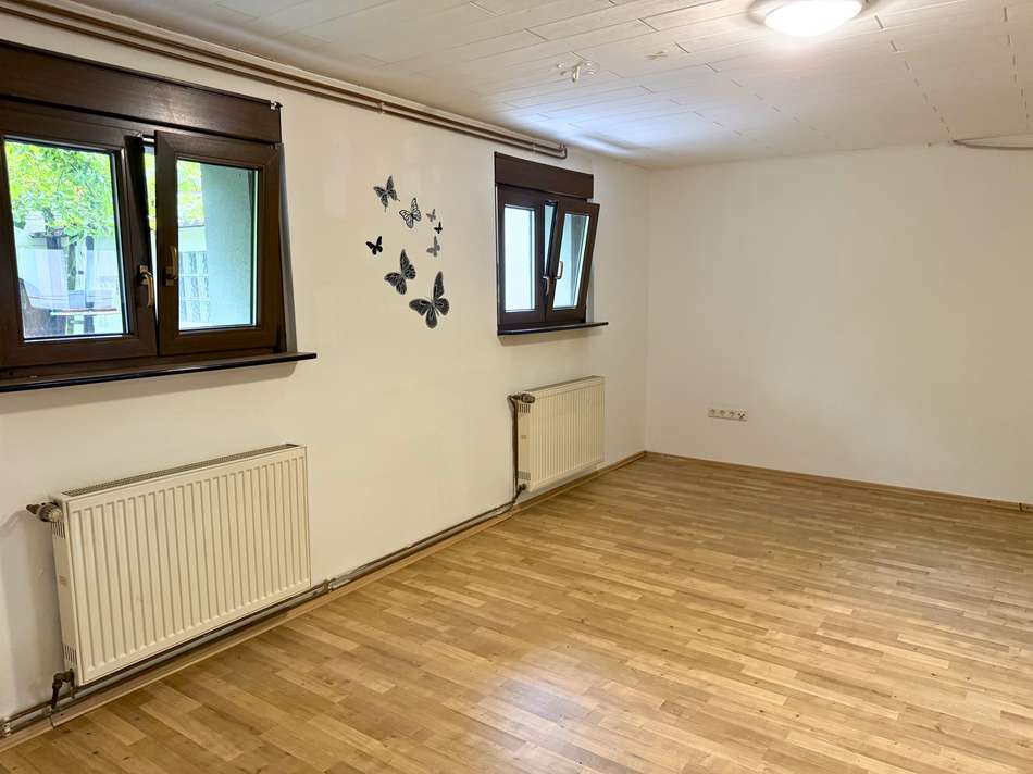 KG-Wohnung: Wohn- & Schlafz...