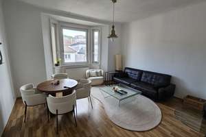 In begehrter Lage - helle 3-Zimmer Altbauwohnung mit Balkon und guter Aufteilung