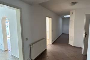 Viel Platz für Ihre Ideen: 4-Zimmer-Wohnung in Bad Münster am Stein-Ebernburg – Berliner Straße 33, 55583 Bad Münster am Stein-Ebernburg – Vorschaubild 9
