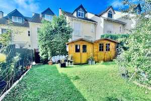 AS IMMOBILIEN: Fully or partially furnished 4br townhouse fitted kitchen carport yard Schwalbach a.T – Main-Taunus-Kreis – Vorschaubild 3