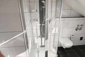 Frisch sanierte 3-Zi.-DG-Wohnung im Grünen – Fußbodenheizung, Wärmepumpe & Waldblick – 51375 Schlebusch, Leverkusen – Vorschaubild 7