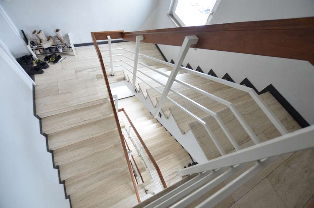 Immobilie in Schwetzingen - Helle 4-Zimmer-Wohnung mit großzügigem, überdachtem Balkon - Bild 2