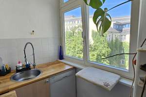 Altbauwohnung in Friedrichshain: 2 Zimmer mit tollem Ausblick (Befristet) – Die vollständige Adresse der Immobilie erhältst du vom Anbieter., 10247 Friedrichshain, Berlin – Vorschaubild 2