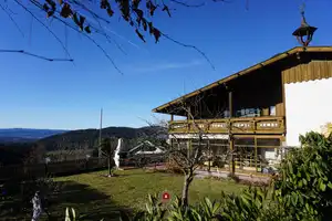 *Bodenmais* Landhaus in atemberaubender Aussichtslage, mit Wellnessbereich, Wintergarten uvm. – Bodenmais, Regen (Kreis), 94249 Regen (Kreis) – Vorschaubild 1