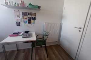 NUR FÜR STUDENTEN! / STUDENTS ONLY! Möbliertes, zentral gelegenes Zimmer in 3er Mädels-WG – Hauptstrasse 103, 91054 Erlangen – Vorschaubild 2