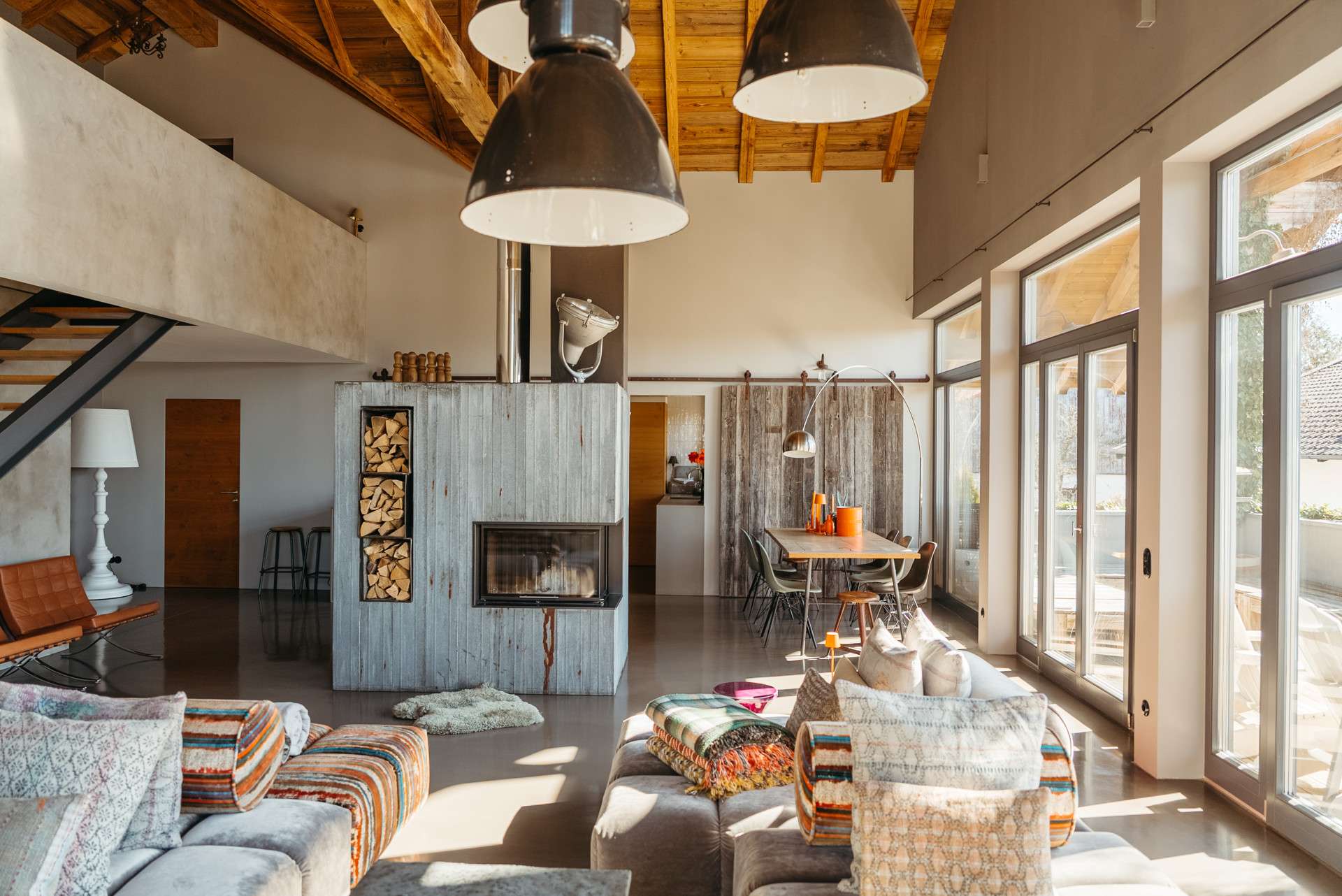 Immobilie in Chieming - Loftwohnung auf zwei Ebenen - ein Lebensgefühl, das Geschichte schreibt - Bild 2