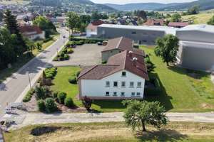 Flexibles Wohnkonzept: Großzügiges Wohnhaus mit Arbeitsbereich und Garten in 78586 Deilingen – Die vollständige Adresse der Immobilie erhältst du vom Anbieter., 78586 Deilingen – Vorschaubild 6