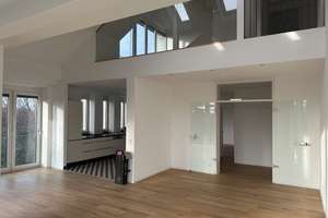 Attraktive Wohnung mit viel Platz und Blick in die Rheinauen