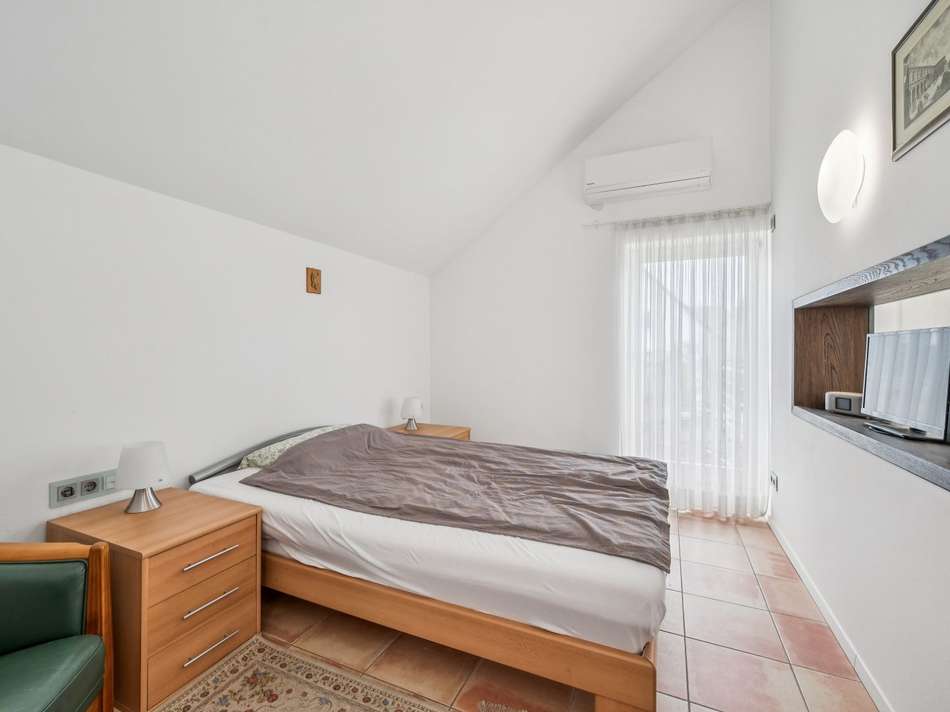 Schlafzimmer I OG