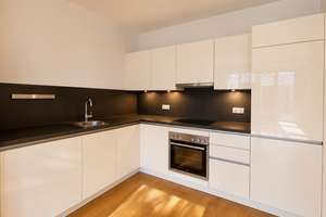 Großzügige 3 Zimmer Dachgeschosswohnung mit Einbauküche und Südausrichtung – Rund Achtern 3, 26122 Bahnhofsviertel, Oldenburg (Oldenburg) – Vorschaubild 4