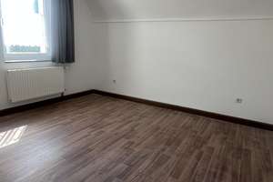 Charmante 2-Zimmer-Wohnung im 2. Obergeschoss mit Loggia und Gartennutzung – Peter-Raspe-Straße 56, 42651 Solingen-Mitte, Solingen – Vorschaubild 2