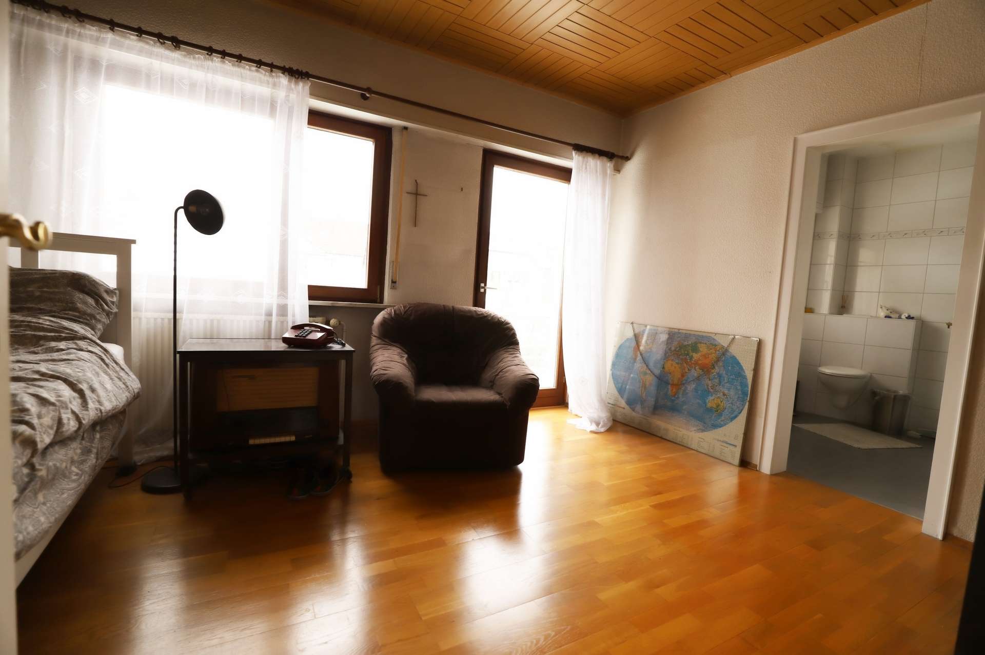 Immobilie in Sandhausen - Einfamilienhaus in Sandhausen mit großem Grundstück, Garage & Nebengebäude - Bild 0