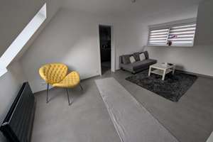 Zimmer in 3-Zimmer-Wohnung zu vermieten - Ich wohne selbst dort - ab Mai – mahlsdorfweg 12, 30179 Sahlkamp, Hannover – Vorschaubild 1