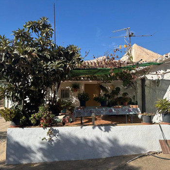 Immobilie zum Verkauf in Almogía