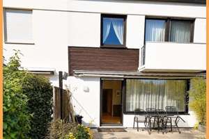 SOFORT freies 146 qm REIHENHAUS mit GARAGE und Spielgarten in TOP Wohnlage