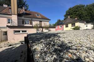 Geschichtsträchtiges Ensemblehaus mit viel Charme und Platz für die Familie!