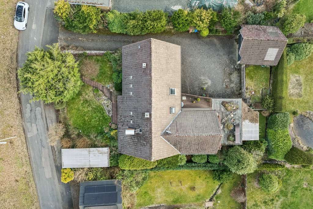 Immobilie in Wilnsdorf - 2 Familienhaus mit Lager, Garagenparadies und unbegrenzten Möglichkeiten in Wilnsdorf - Bild 1